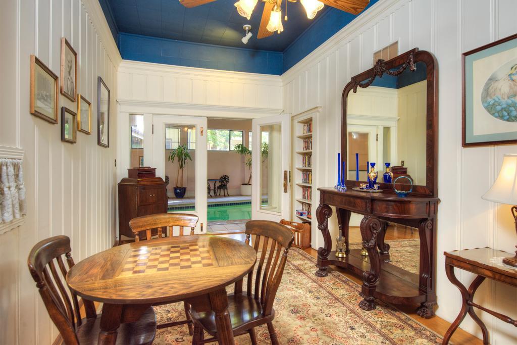The Pink Mansion Bed & Breakfast Calistoga Exterior photo